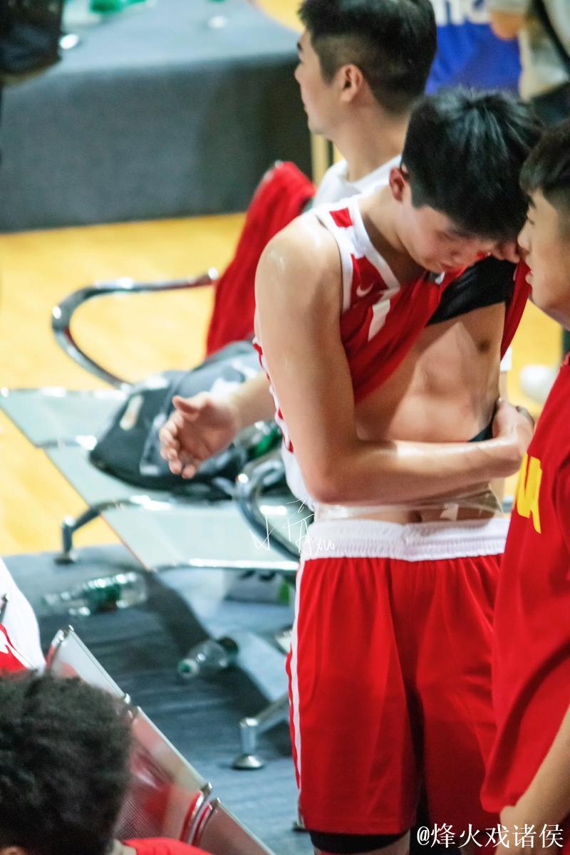 李悦洲铜牌战空砍52分 U18男篮广东队夺冠