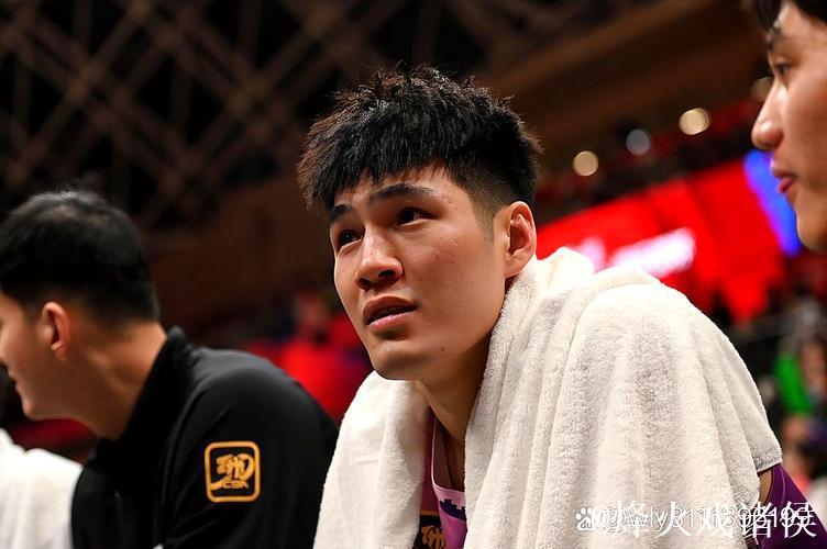 萨林杰31+15深圳2-1北控晋级八强 陈国豪30+9 萨林杰31+15深圳2-1北控晋级八强 陈国豪30+9